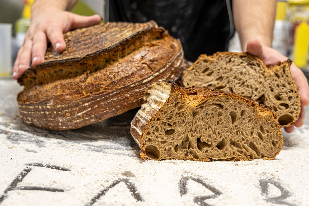 cerchiamo bakery chef